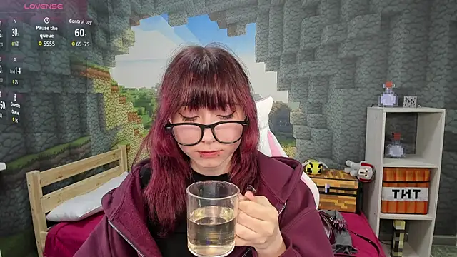 Snapshot of ClaraParks chatting on November 7, 2025, 6:41 pm ClaraParks online show from November 7, 2025, 6:41 pm