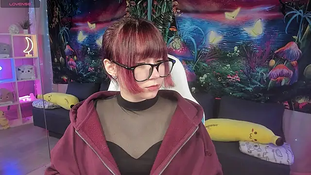 Snapshot of ClaraParks chatting on November 14, 2025, 8:07 pm ClaraParks online show from November 14, 2025, 8:07 pm