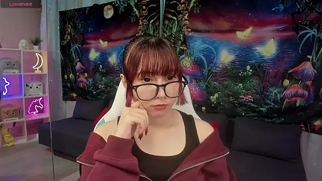 Snapshot of ClaraParks chatting on November 15, 2025, 4:47 pm ClaraParks online show from November 15, 2025, 4:47 pm