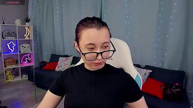 Snapshot of ClaraParks chatting on December 1, 2025, 7:08 pm ClaraParks online show from December 1, 2025, 7:08 pm