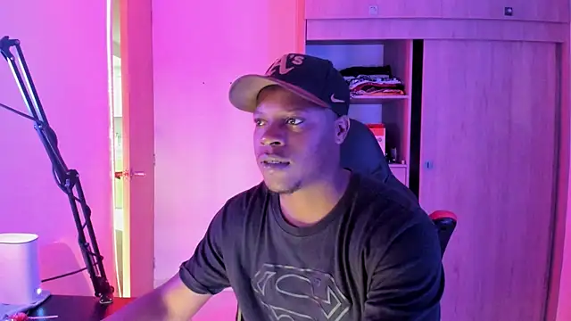 Snapshot of CorvisXnc0012 chatting on October 29, 2025, 4:37 am CorvisXnc0012 online show from October 29, 2025, 4:37 am