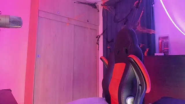 Snapshot of CorvisXnc0012 chatting on November 2, 2025, 4:37 am CorvisXnc0012 online show from November 2, 2025, 4:37 am