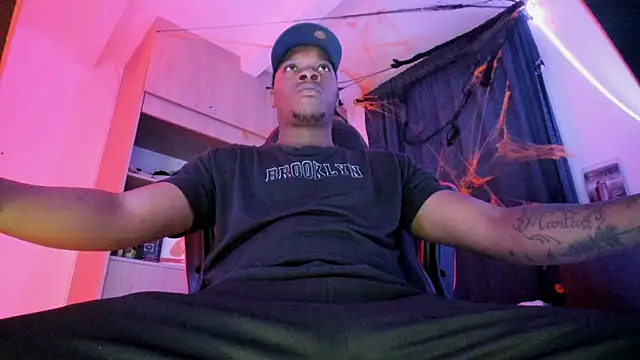 Snapshot of CorvisXnc0012 chatting on November 4, 2025, 3:27 am CorvisXnc0012 online show from November 4, 2025, 3:27 am