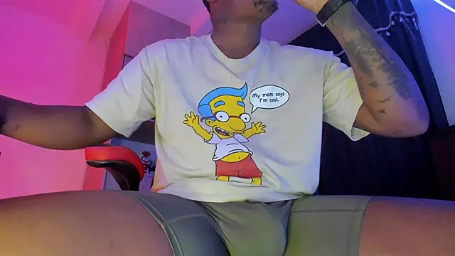 Snapshot of CorvisXnc0012 chatting on November 12, 2025, 4:24 am CorvisXnc0012 online show from November 12, 2025, 4:24 am