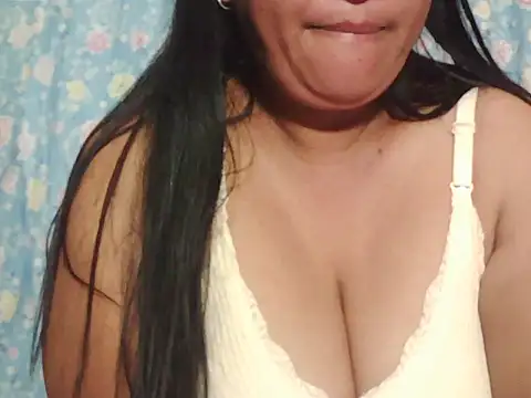 hotolivia34 online show from November 14, 2025, 9:46 pm