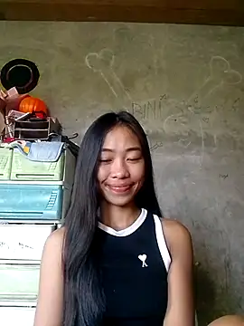 SweetMissPinay18 online show from May 27, 2026, 7:38 am