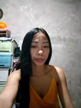 SweetMissPinay18 online show from June 4, 2026, 3:51 pm