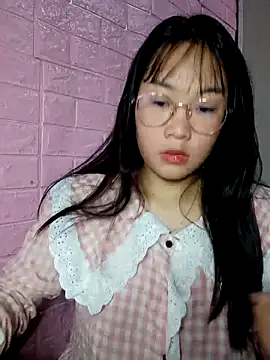 Snapshot of Maimai00 chatting on December 17, 2025, 5:57 am Maimai00 online show from December 17, 2025, 5:57 am