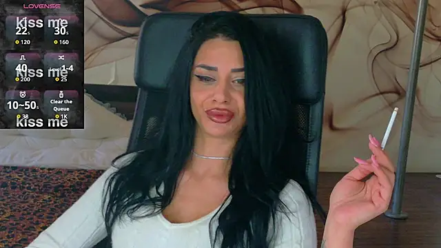 Snapshot of NaomiScarlet chatting on November 3, 2025, 9:21 am NaomiScarlet online show from November 3, 2025, 9:21 am