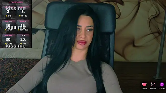 Snapshot of NaomiScarlet chatting on November 12, 2025, 10:37 am NaomiScarlet online show from November 12, 2025, 10:37 am