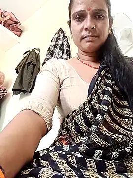 Snapshot of Cutreet chatting on September 15, 2025, 5:18 am Cutreet online show from September 15, 2025, 5:18 am