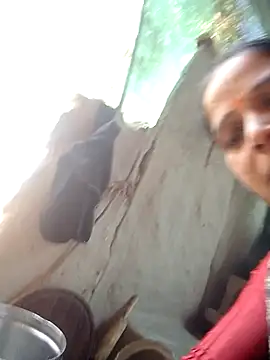 Snapshot of Cutreet chatting on December 18, 2025, 5:13 am Cutreet online show from December 18, 2025, 5:13 am