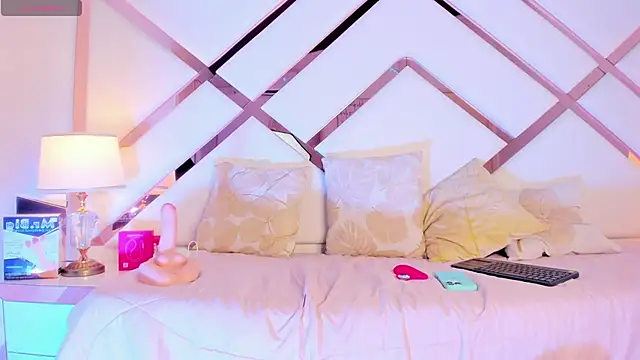 Jim twink online show from November 12, 2025, 7:35 pm