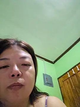 allesandra11 online show from December 18, 2025, 6:47 pm