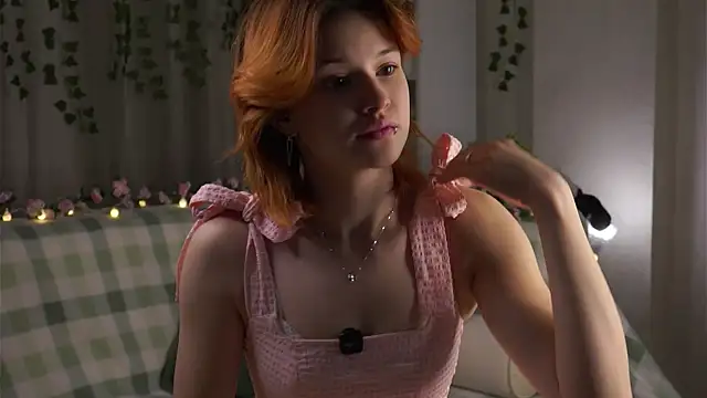 Snapshot of BlytheBenny chatting on November 9, 2025, 12:20 am BlytheBenny online show from November 9, 2025, 12:20 am