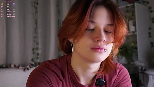 Snapshot of BlytheBenny chatting on December 16, 2025, 12:04 am BlytheBenny online show from December 16, 2025, 12:04 am