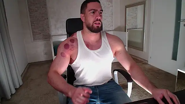 Snapshot of IvanHydee chatting on March 6, 2026, 5:37 am IvanHydee online show from March 6, 2026, 5:37 am