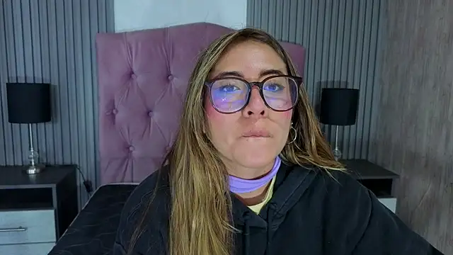 Bonnali lune online show from March 21, 2026, 9:51 pm