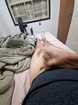 feehzungi0000 online show from November 16, 2025, 2:50 am