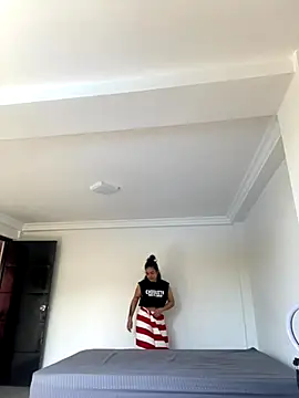 JuanitaMore01 online show from October 28, 2025, 1:36 pm