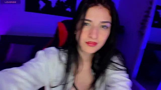 ZoeValencia1 online show from November 13, 2025, 4:17 pm