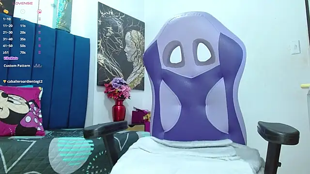 Snapshot of Tatiana_star1 chatting on November 8, 2025, 9:35 pm Tatiana star1 online show from November 8, 2025, 9:35 pm