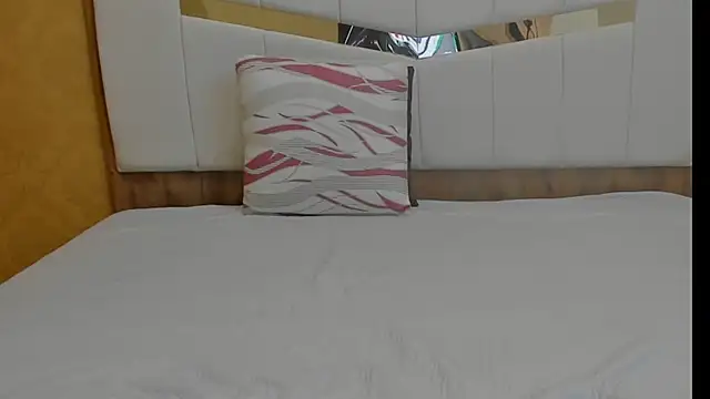 Snapshot of MimiXo99 chatting on October 29, 2025, 9:05 pm MimiXo99 online show from October 29, 2025, 9:05 pm