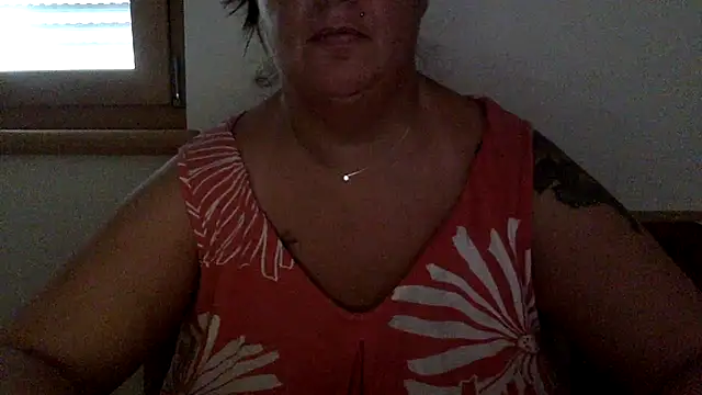 Snapshot of LaReginaNera chatting on June 27, 2026, 8:19 am LaReginaNera online show from June 27, 2026, 8:19 am