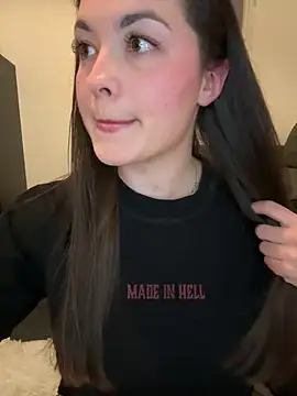 liloush   online show from April 2, 2026, 8:39 pm