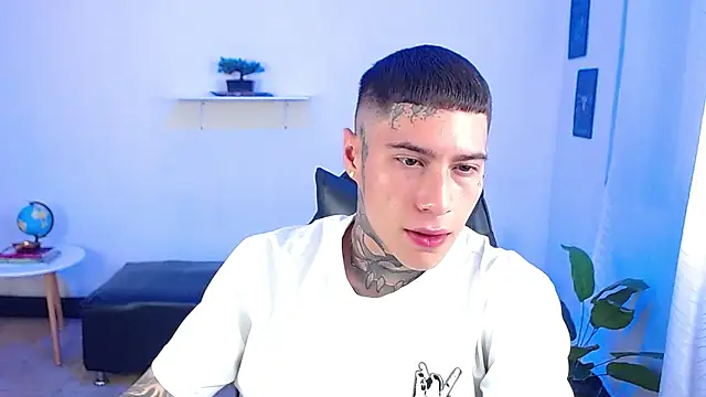 Snapshot of setthomas chatting on April 28, 2026, 8:58 pm setthomas online show from April 28, 2026, 8:58 pm