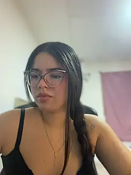 Valentina2390 online show from June 29, 2026, 2:51 am
