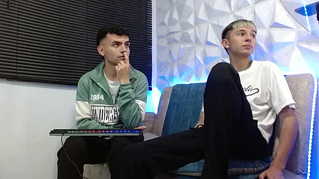 Snapshot of Isaac_tan chatting on October 13, 2025, 3:06 am Isaac tan online show from October 13, 2025, 3:06 am