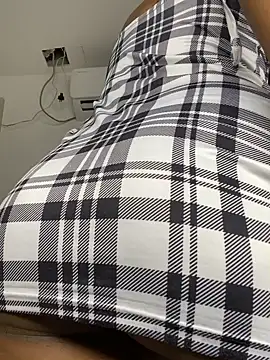 Rousevans  online show from September 27, 2025, 4:39 am