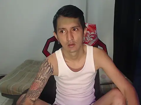 Snapshot of brianbigcock777 chatting on April 15, 2026, 4:58 pm brianbigcock777 online show from April 15, 2026, 4:58 pm