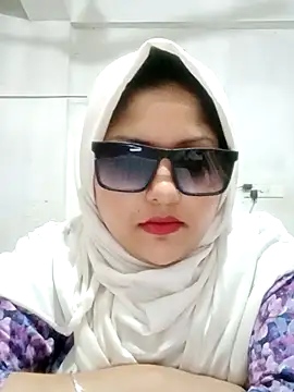 Snapshot of Nusrat-N chatting on March 25, 2026, 2:28 am Nusrat-N online show from March 25, 2026, 2:28 am