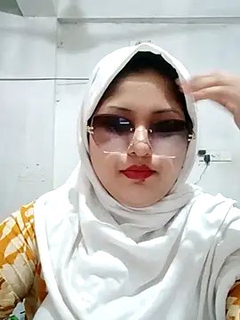 Snapshot of Nusrat-N chatting on April 20, 2026, 2:14 am Nusrat-N online show from April 20, 2026, 2:14 am