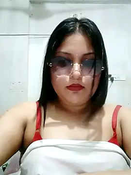 Snapshot of Nusrat-N chatting on April 22, 2026, 12:28 pm Nusrat-N online show from April 22, 2026, 12:28 pm
