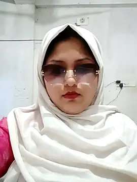 Snapshot of Nusrat-N chatting on April 27, 2026, 7:39 am Nusrat-N online show from April 27, 2026, 7:39 am