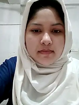Snapshot of Nusrat-N chatting on May 5, 2026, 2:08 am Nusrat-N online show from May 5, 2026, 2:08 am