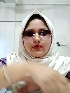 Snapshot of Nusrat-N chatting on May 8, 2026, 5:24 am Nusrat-N online show from May 8, 2026, 5:24 am