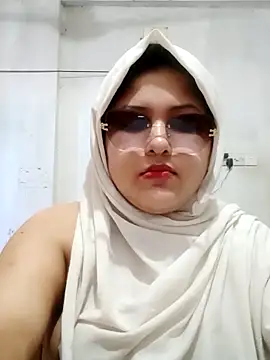 Snapshot of Nusrat-N chatting on May 10, 2026, 3:23 am Nusrat-N online show from May 10, 2026, 3:23 am