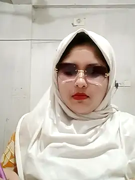 Snapshot of Nusrat-N chatting on May 17, 2026, 3:04 am Nusrat-N online show from May 17, 2026, 3:04 am