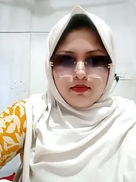 Snapshot of Nusrat-N chatting on May 19, 2026, 1:56 am Nusrat-N online show from May 19, 2026, 1:56 am