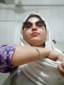 Snapshot of Nusrat-N chatting on May 19, 2026, 2:23 pm Nusrat-N online show from May 19, 2026, 2:23 pm