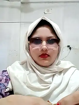 Snapshot of Nusrat-N chatting on May 23, 2026, 9:02 am Nusrat-N online show from May 23, 2026, 9:02 am