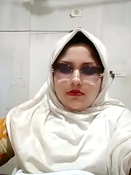 Snapshot of Nusrat-N chatting on May 25, 2026, 1:22 am Nusrat-N online show from May 25, 2026, 1:22 am
