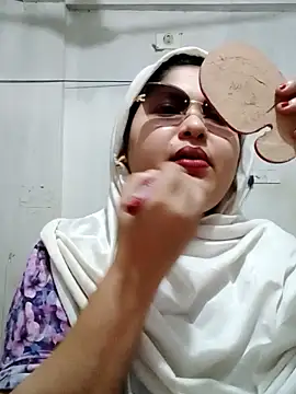 Snapshot of Nusrat-N chatting on May 29, 2026, 11:14 pm Nusrat-N online show from May 29, 2026, 11:14 pm