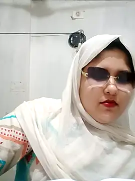 Snapshot of Nusrat-N chatting on June 10, 2026, 2:38 pm Nusrat-N online show from June 10, 2026, 2:38 pm