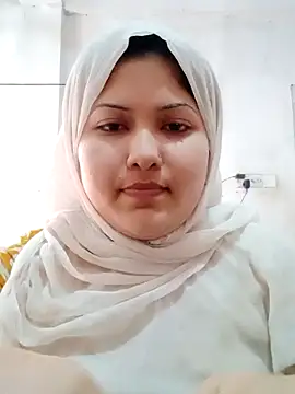 Snapshot of Nusrat-N chatting on June 12, 2026, 8:13 am Nusrat-N online show from June 12, 2026, 8:13 am