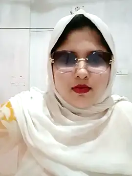 Snapshot of Nusrat-N chatting on June 13, 2026, 12:03 pm Nusrat-N online show from June 13, 2026, 12:03 pm